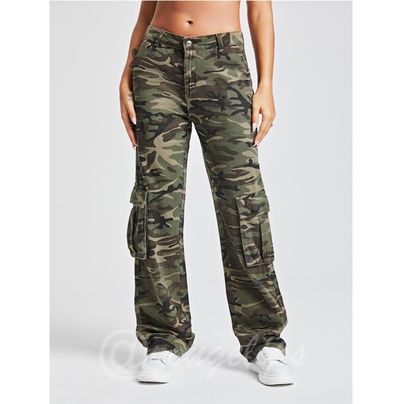 Green Camouflage Cargo Pants Mid Rise Waist with Pockets - Picture 6 of 9